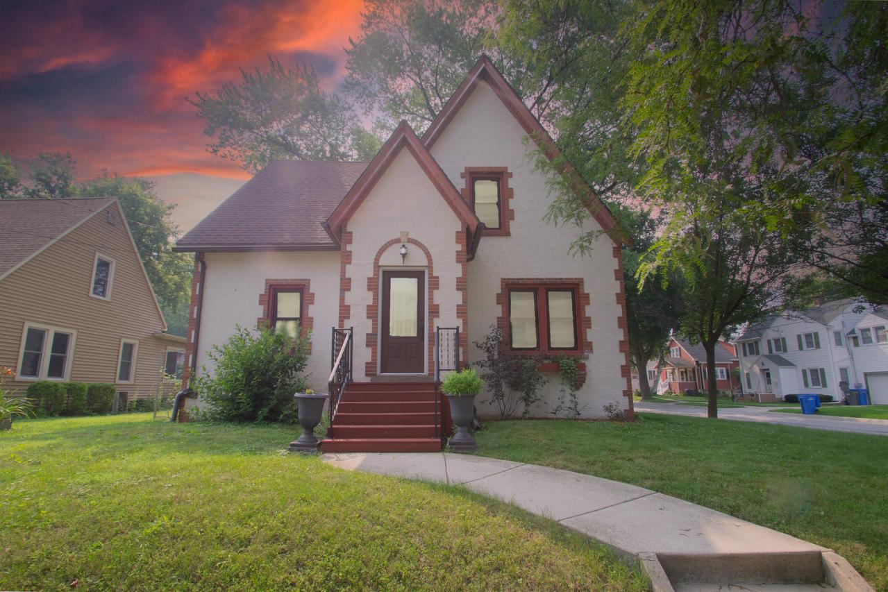 140 Riverlawn Ave, Watertown, WI 53094