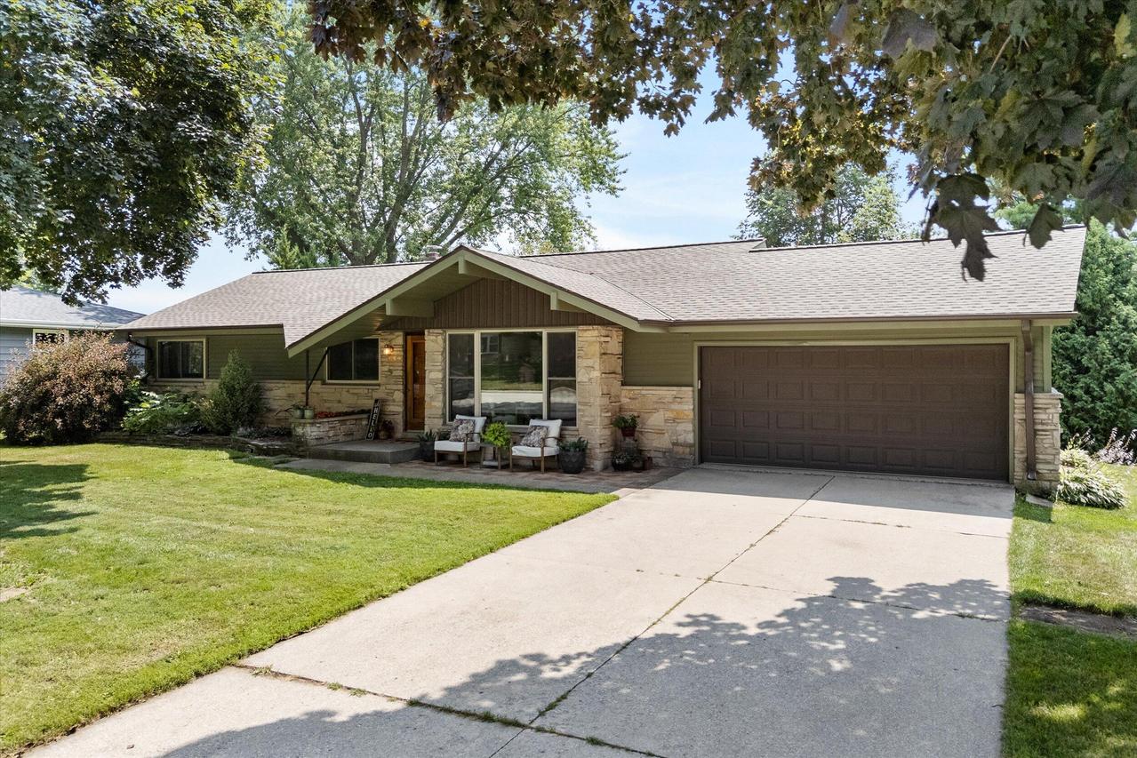 253 St Rose Ave, Fredonia, WI 53021