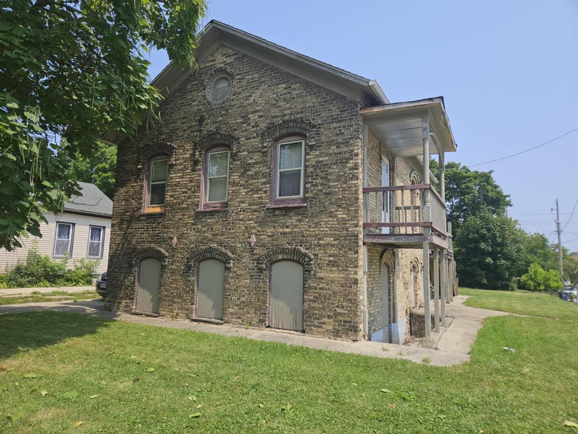 1126 Albert St, Racine, WI 53404