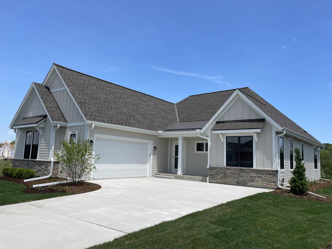 1718 N River Cir, River Hills, WI 53217
