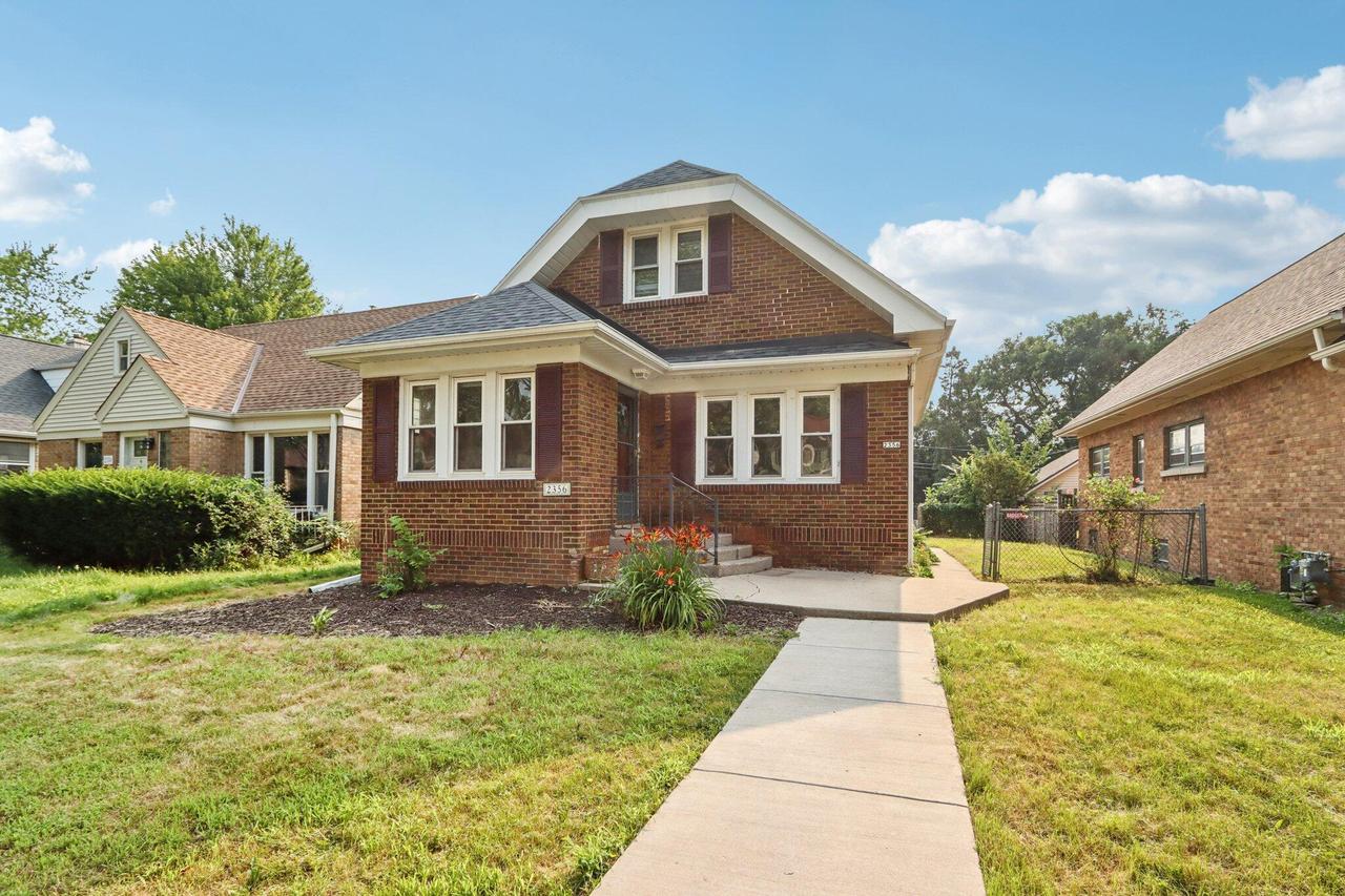 2356 S 57th St, West Allis, WI 53219