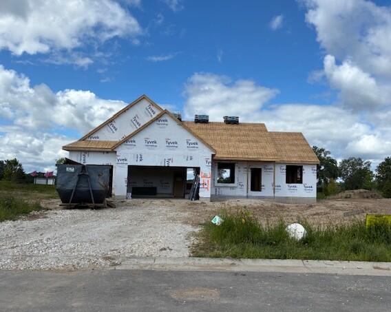 W251N2425 Valleyview Cir, Pewaukee, WI 53072