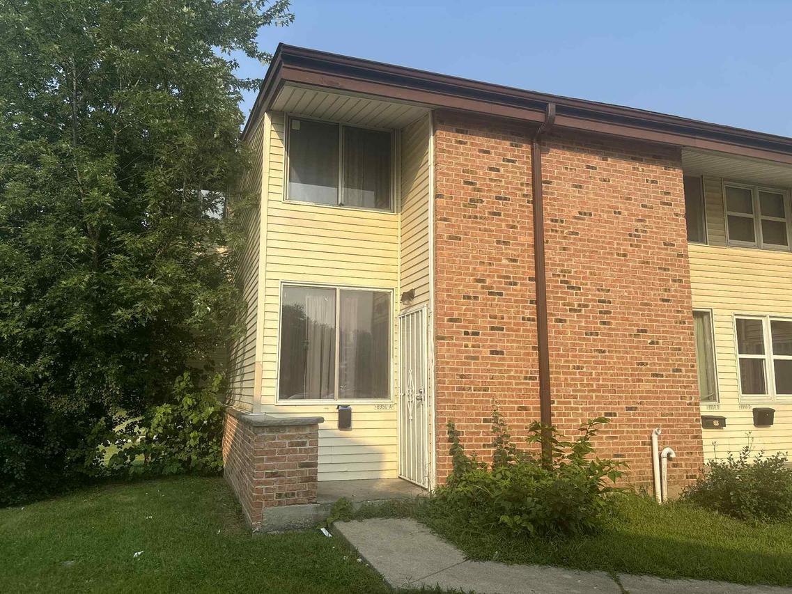 8950 N 95th St #A, Milwaukee, WI 53224