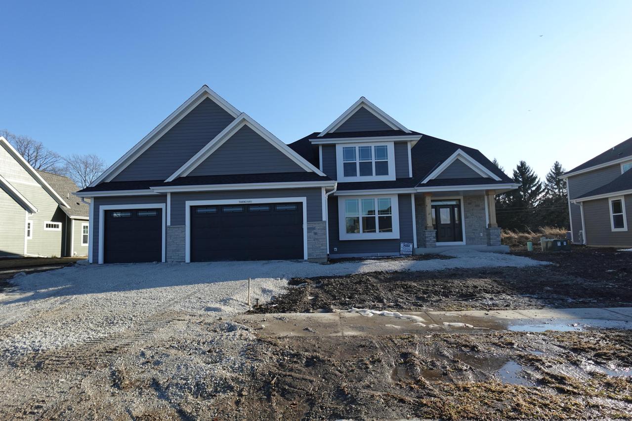 N48W21601 Martha Ln, Menomonee Falls, WI 53051