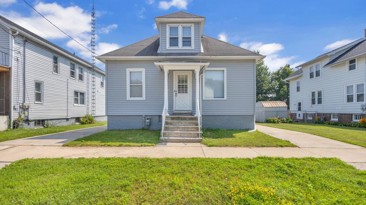 1711 20th St, Two Rivers, WI 54241