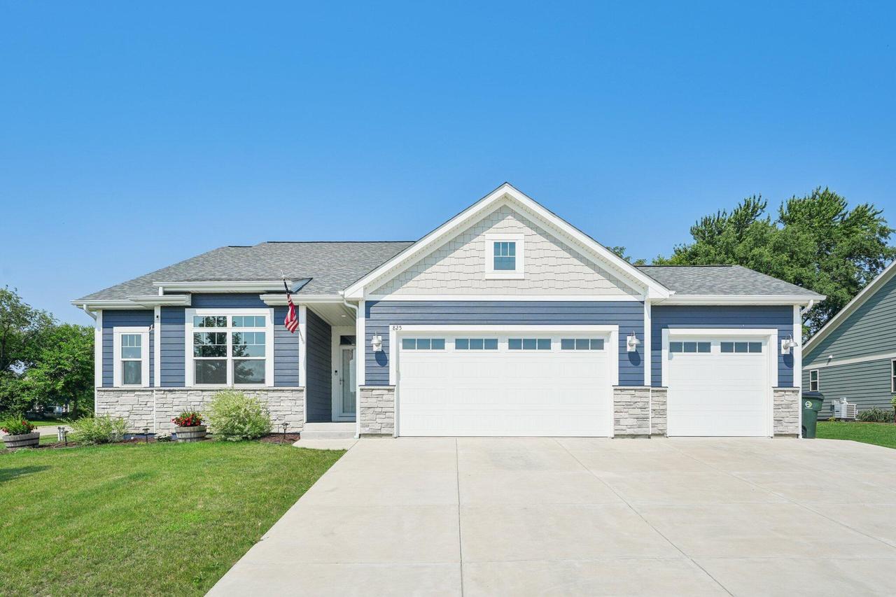 825 Fairway Dr, Twin Lakes, WI 53181
