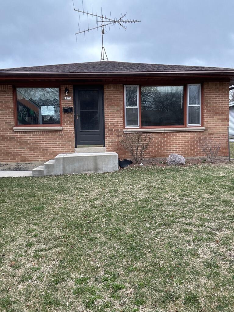 4523 S Taylor Ave, Milwaukee, WI 53207
