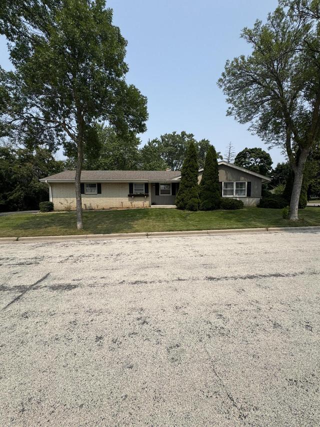 9404 W Hope Ave, Wauwatosa, WI 53222