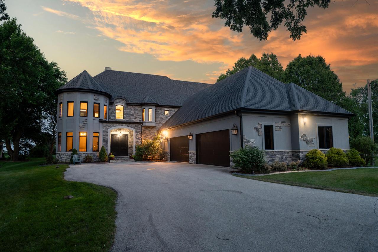 12420 N Lake Shore, Mequon, WI 53092