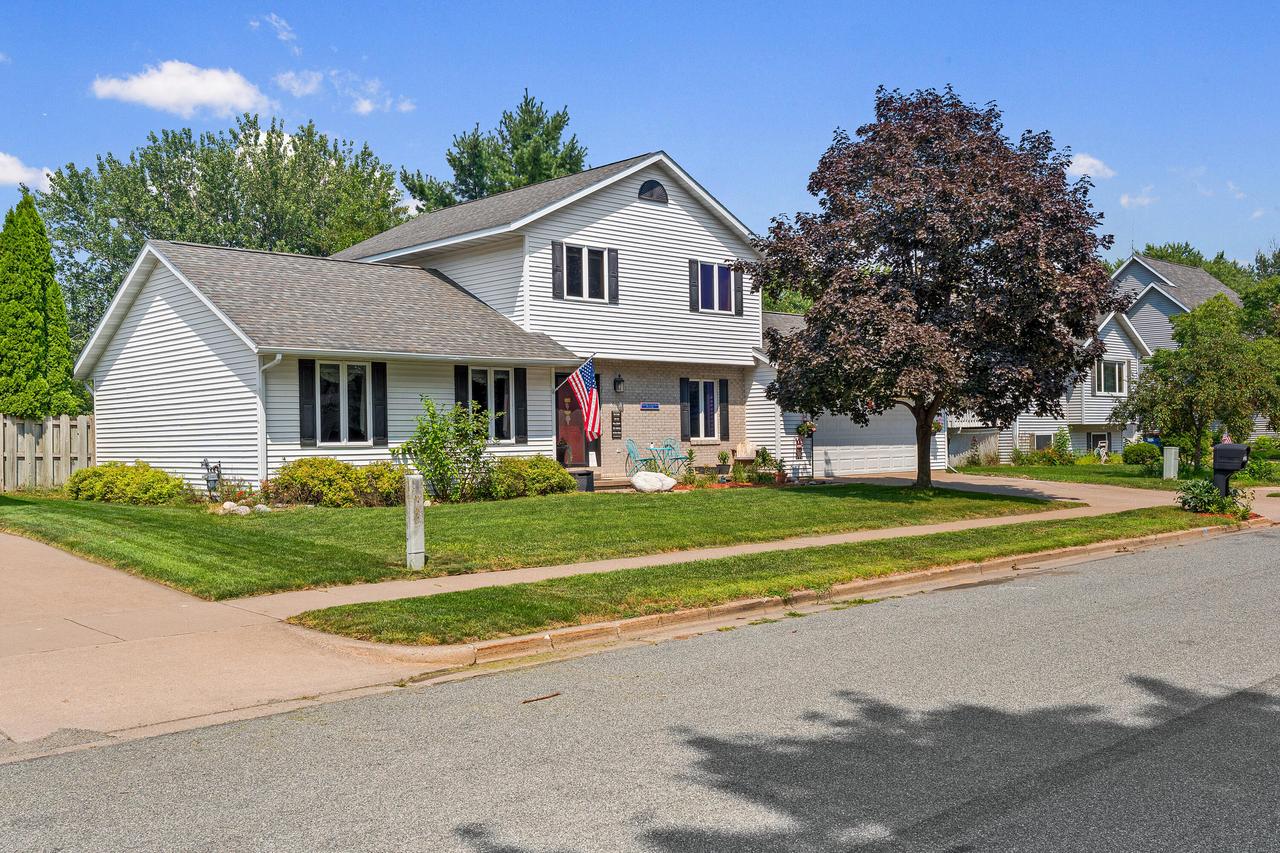 949 Westview Cir., Onalaska, WI 54650