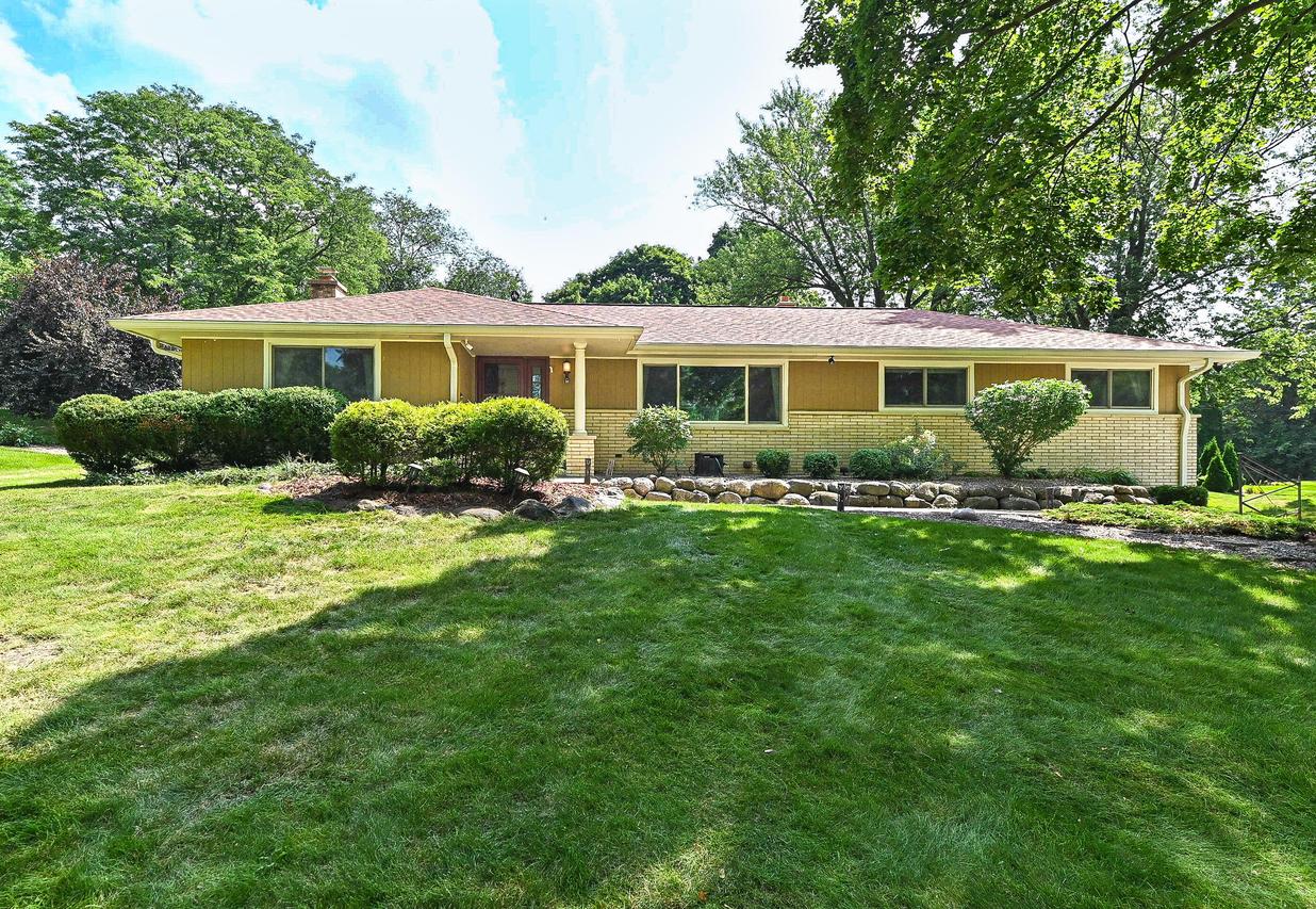 1500 Green Valley, Brookfield, WI 53045