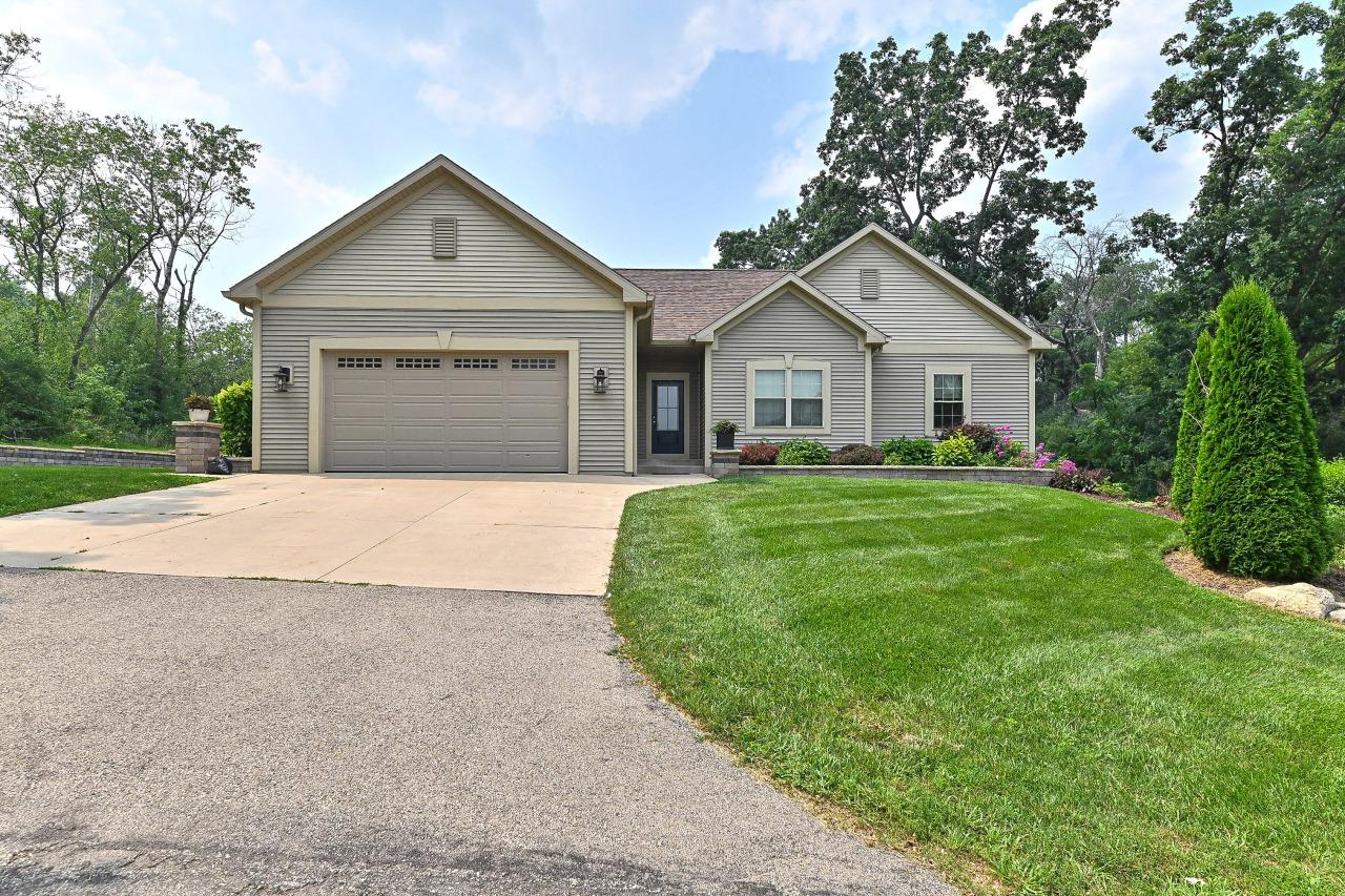 N6775 Tippecanoe Trl, Sugar Creek, WI 53121