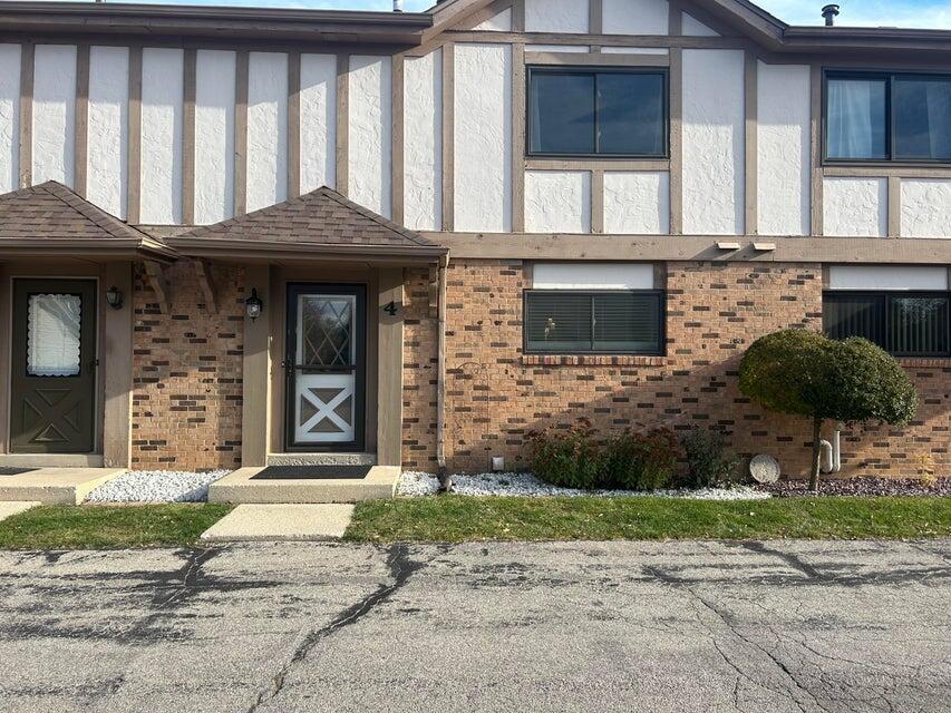 5701 Cambridge Cir #4, Mount Pleasant, WI 53406