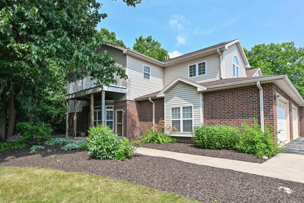 N99W14143 Seven Pines #A, Germantown, WI 53022