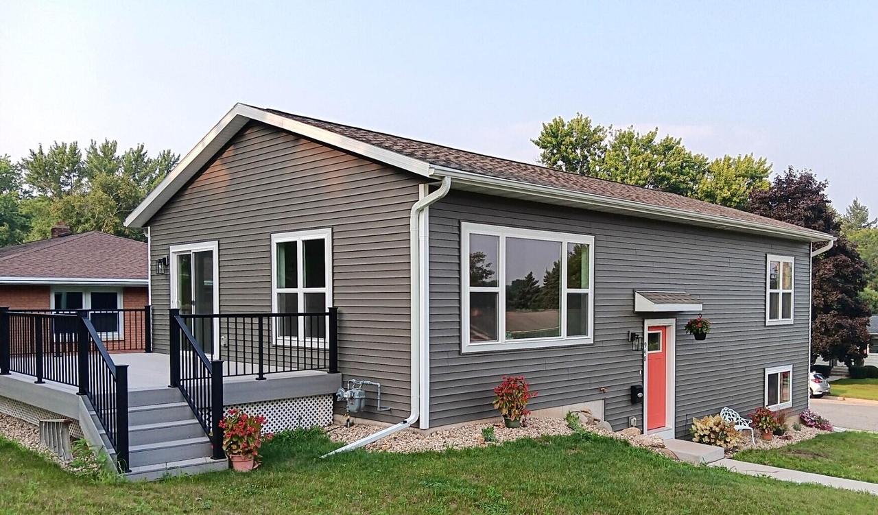 948 Roby Rd, Stoughton, WI 53589