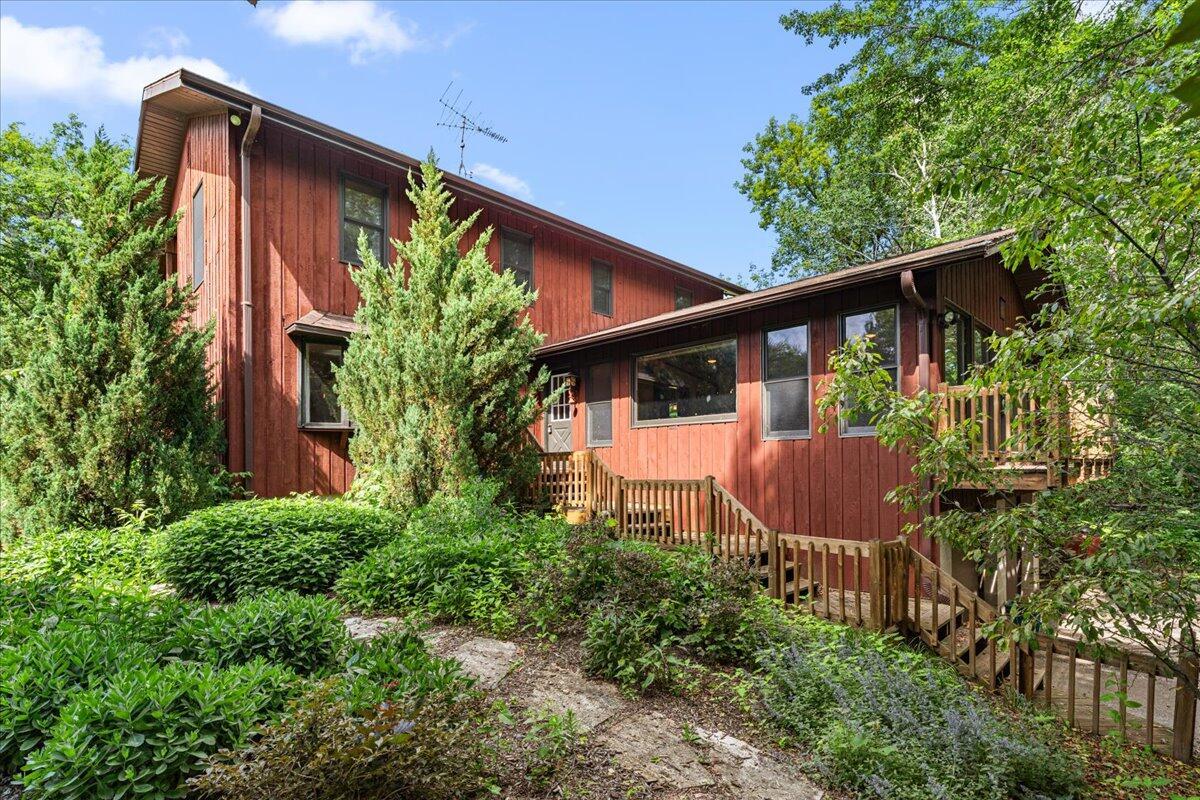 N8060 Whitetail Rd, Burnett, WI 53922