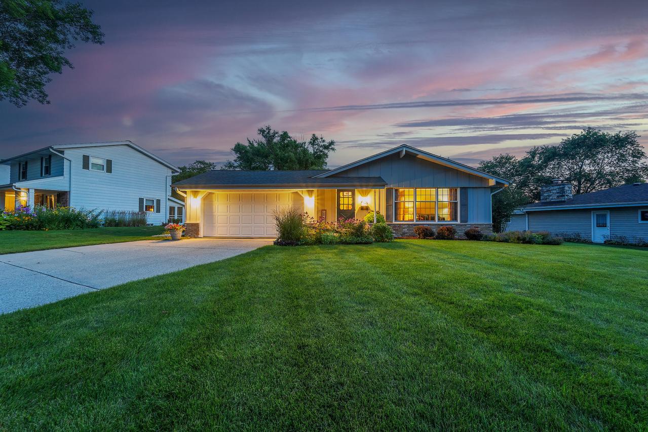 6158 Sycamore St, Greendale, WI 53129