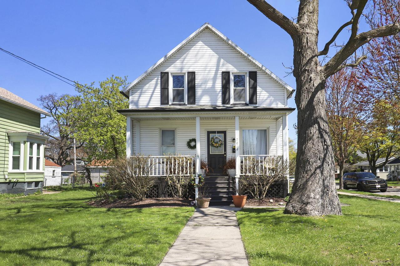 7019 Sheridan Rd, Kenosha, WI 53143