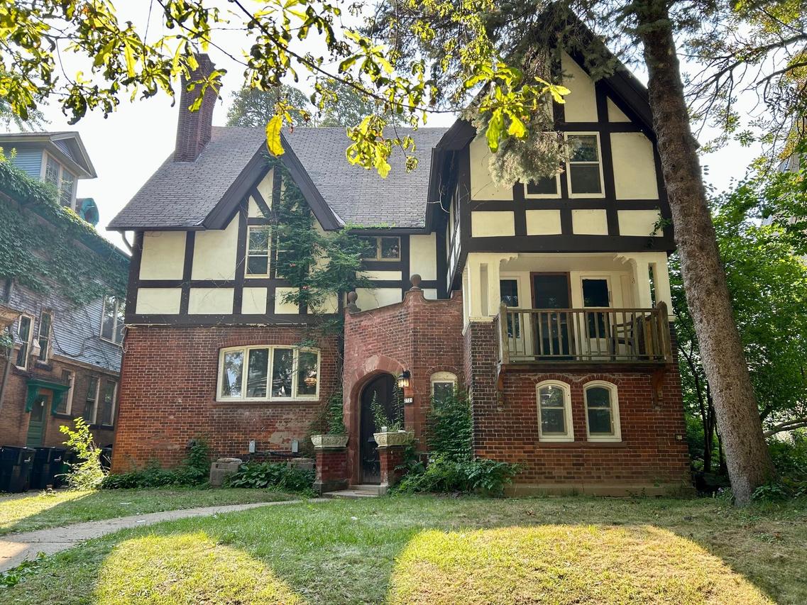 2721 N Shepard Ave, Milwaukee, WI 53211