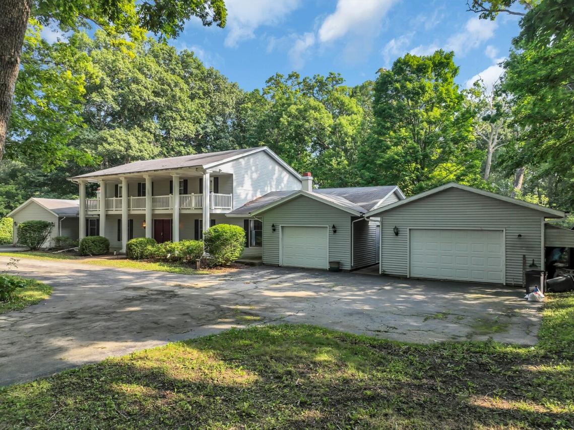 1405 N English Settlement Ave, Rochester, WI 53105