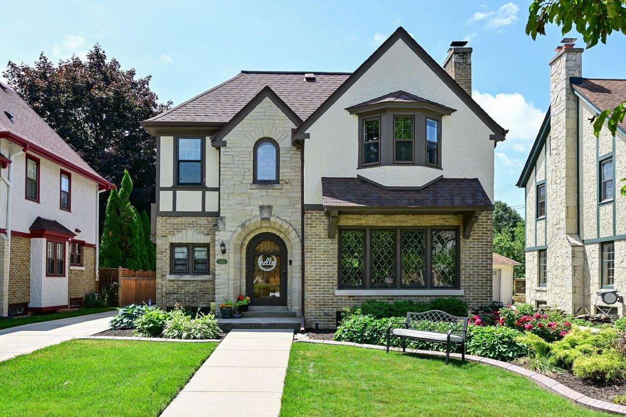 8709 Jackson Park, Wauwatosa, WI 53226