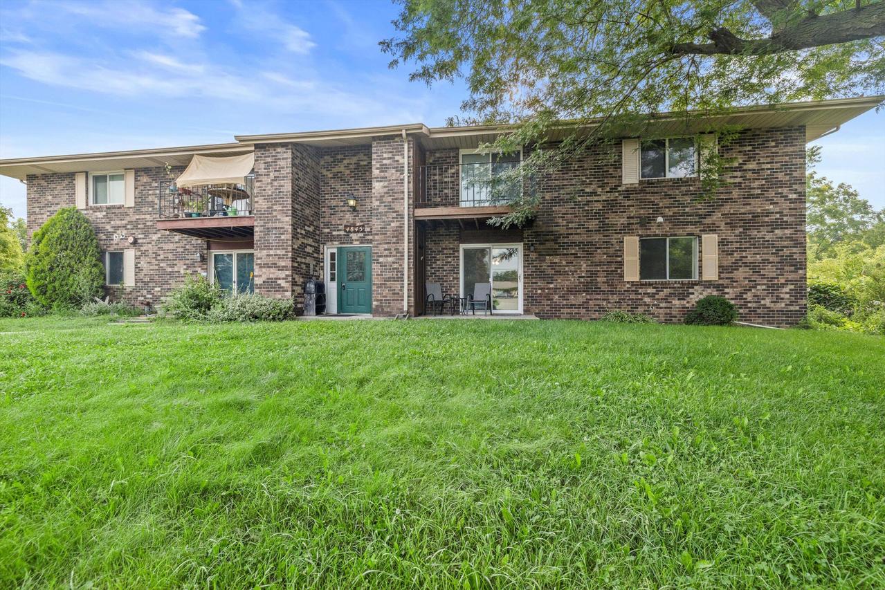4845 Scotts Way #102, Caledonia, WI 53402