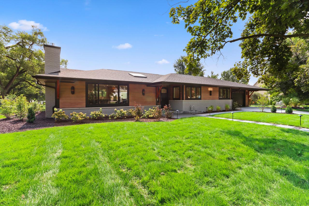 1600 Evergreen Ln, Lake Geneva, WI 53147