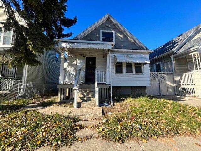 2753 N 20th St, Milwaukee, WI 53206