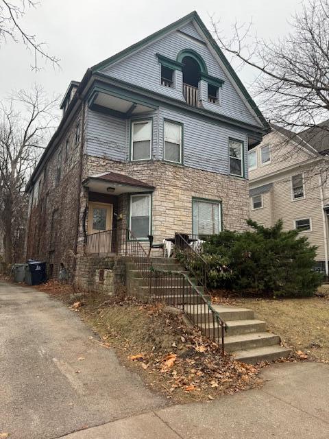 2734 N Murray Ave, Milwaukee, WI 53211