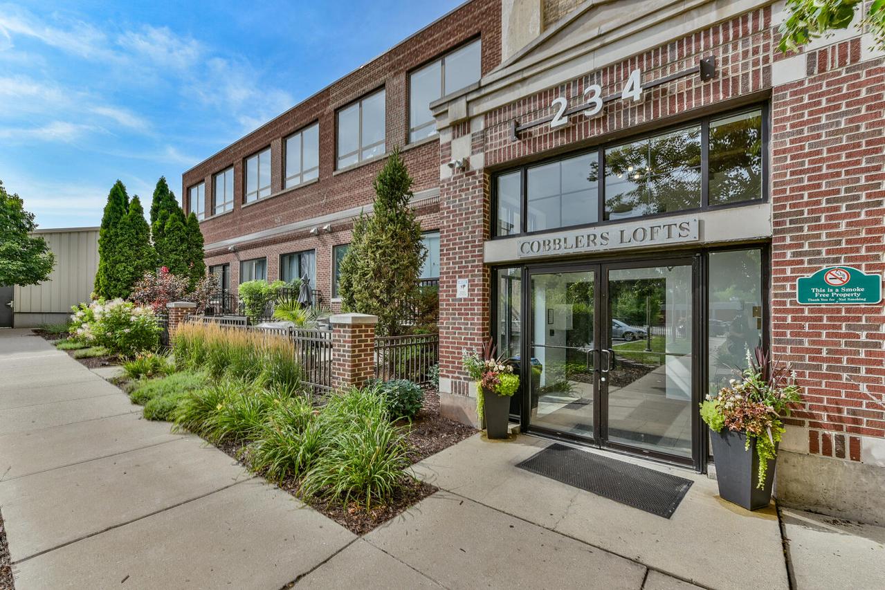 234 E Reservoir Ave #203, Milwaukee, WI 53212