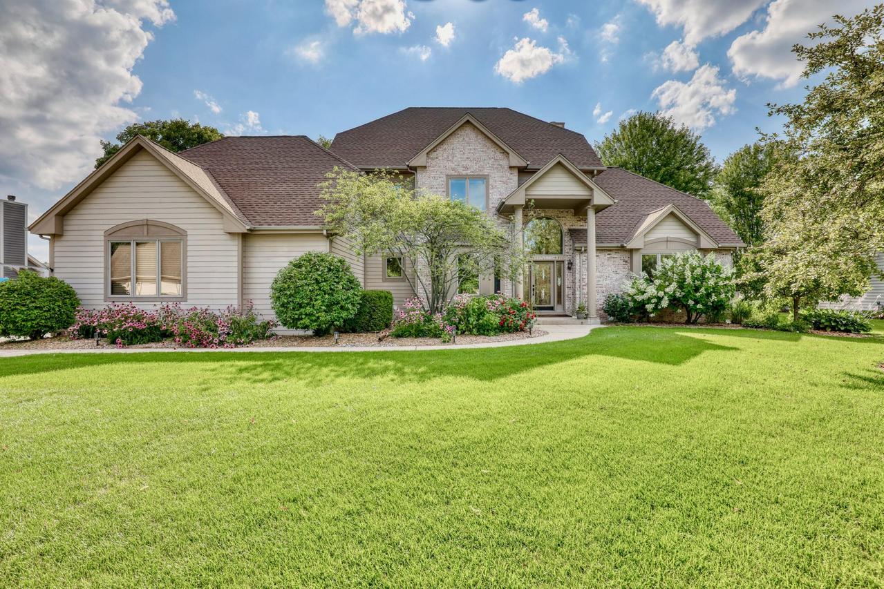 W144N7085 Terrace Dr, Menomonee Falls, WI 53051