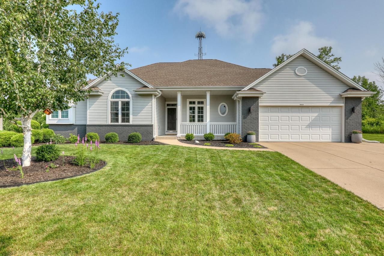 2024 Ottawa Ln, Grafton, WI 53024
