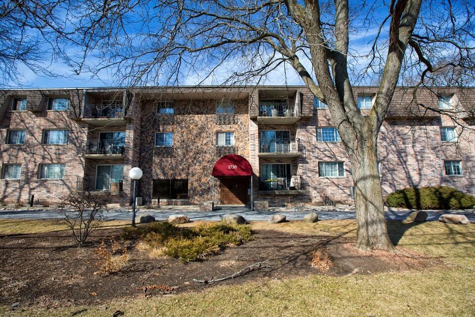 1730 W Green Tree Rd #106, Glendale, WI 53209