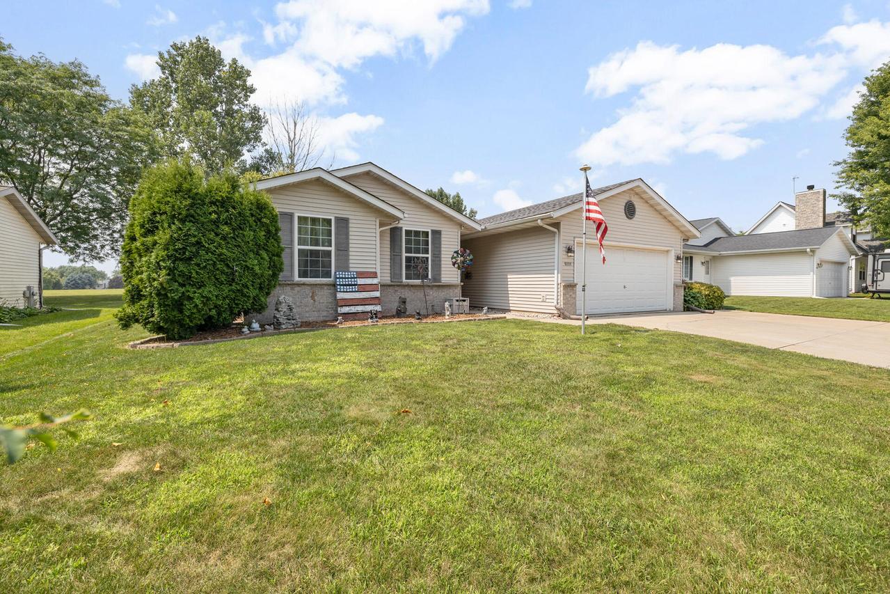 1559 Woodruff Way, Hartford, WI 53027