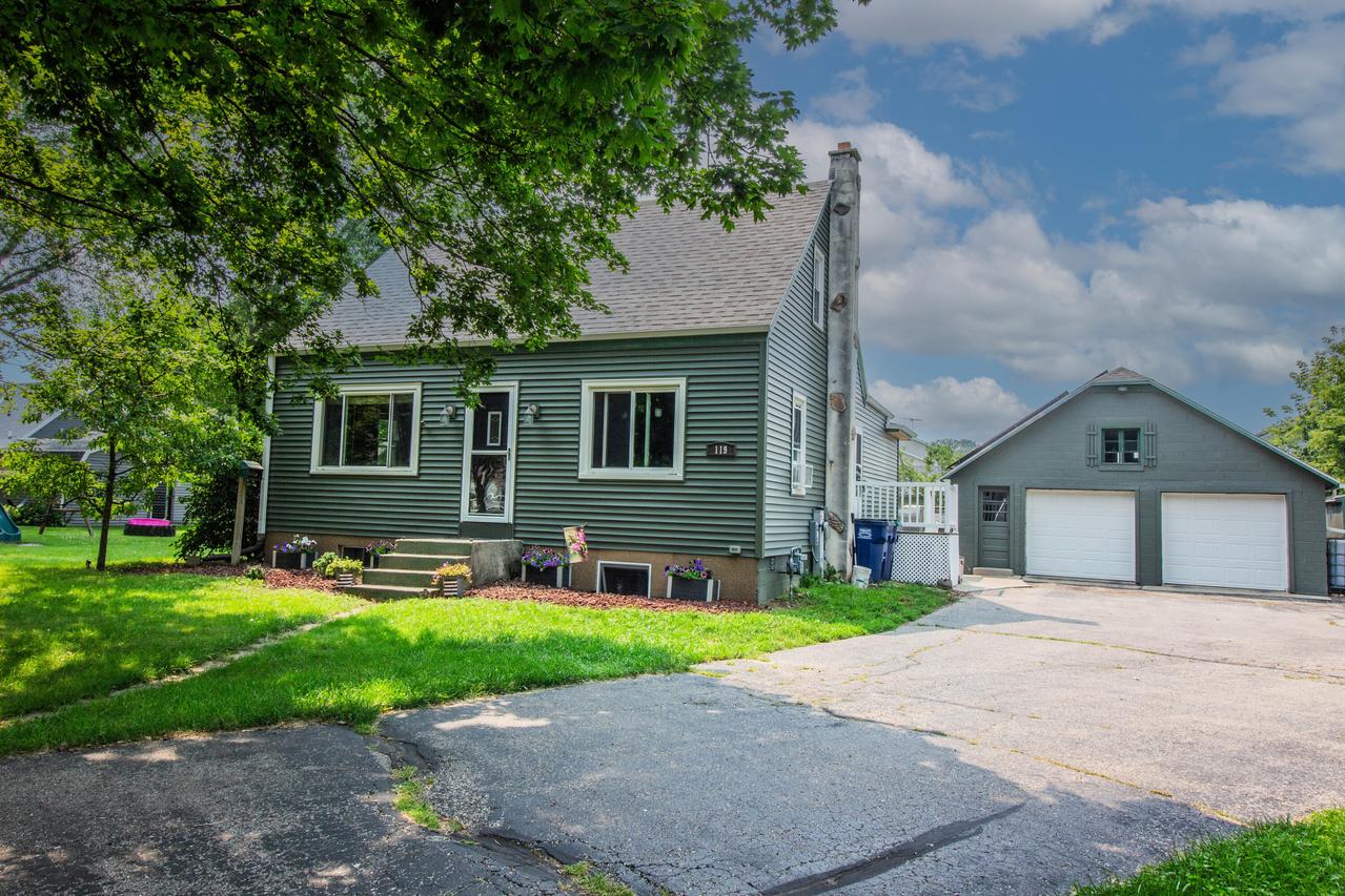 119 Oak St, Slinger, WI 53086