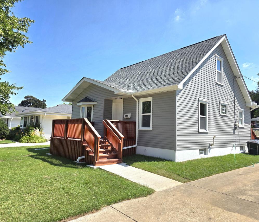 800 S 111th Pl, West Allis, WI 53214