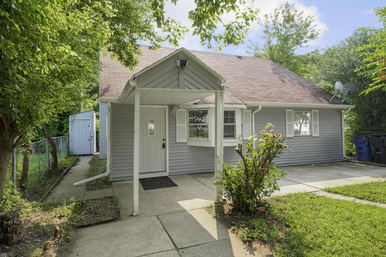 2015 Orchard St, Racine, WI 53405