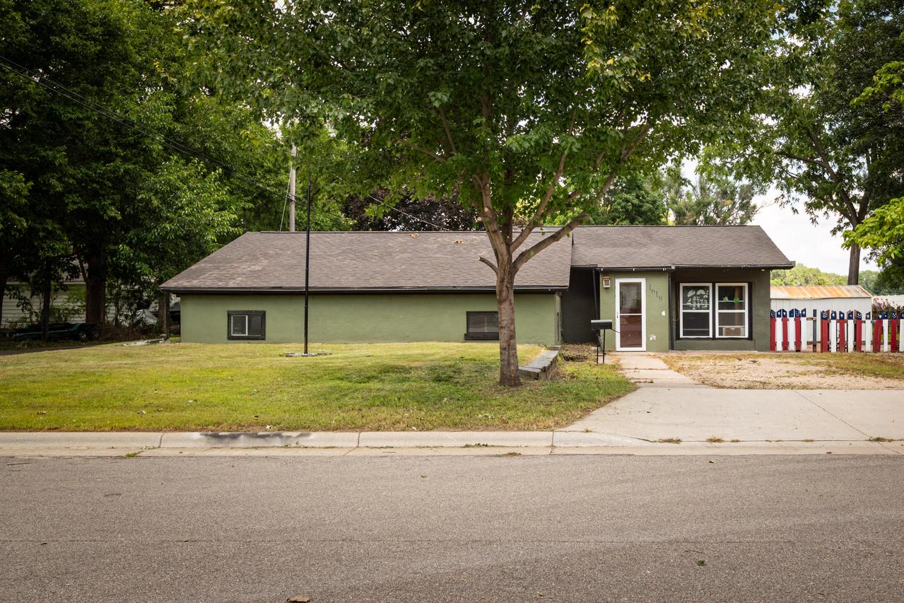 1619 Hayes St, La Crosse, WI 54603