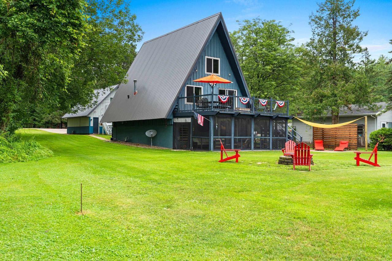 W6595 Homewood Ave, Wescott, WI 54166