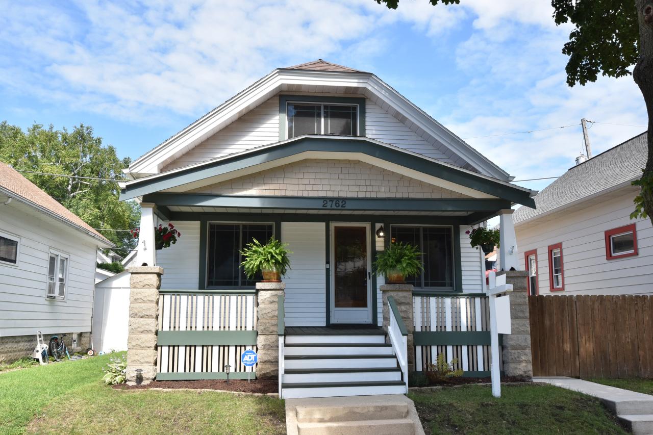 2762 S Delaware Ave, Milwaukee, WI 53207