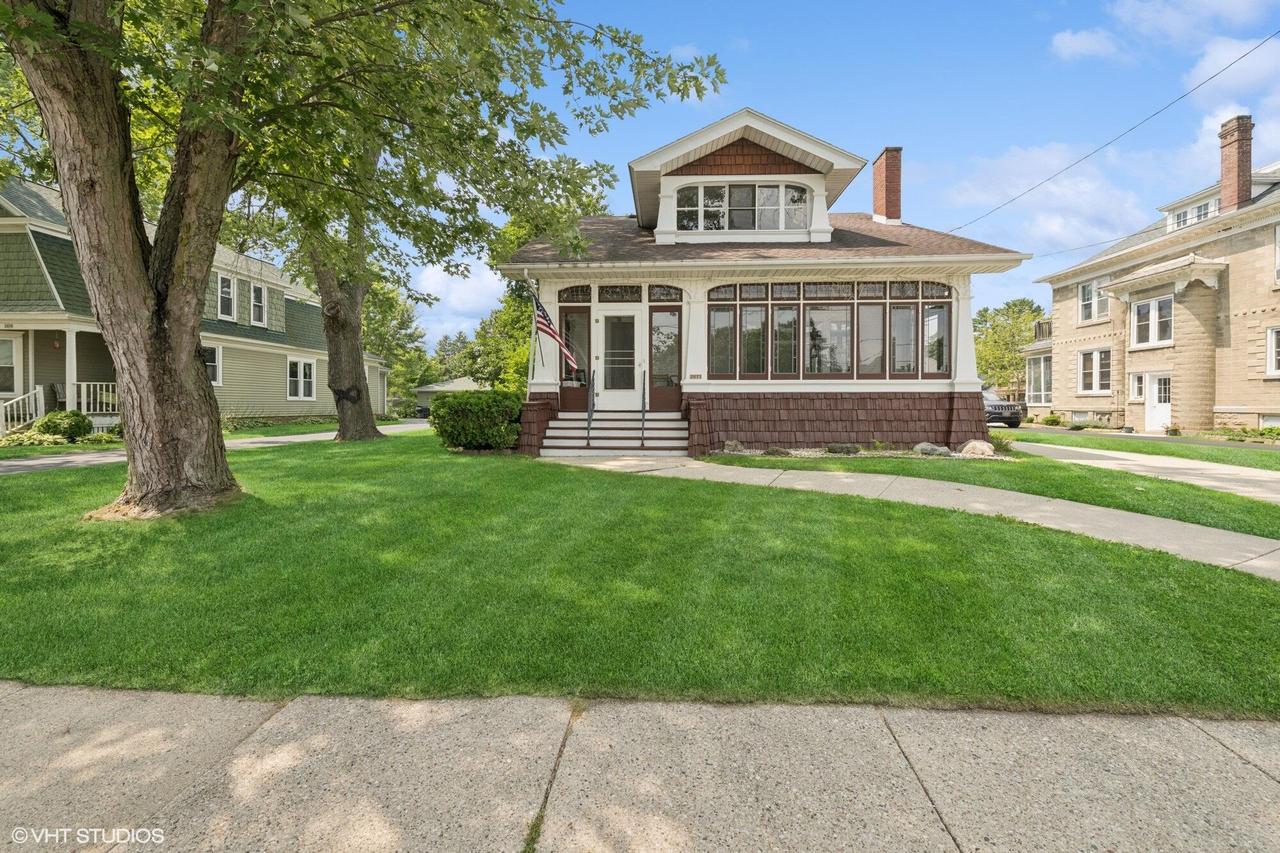 2073 Beulah Ave, East Troy, WI 53120