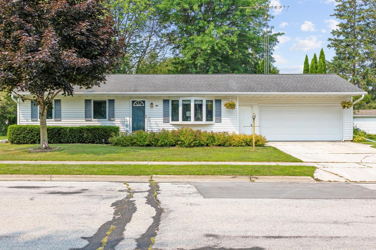 1713 Jackson St, New Holstein, WI 53061