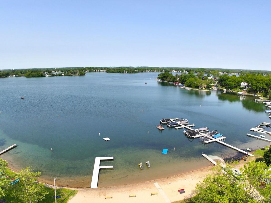 30024 Mound Dr, Burlington, WI 53105