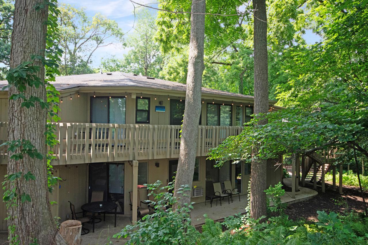 403 Deerpath - #F, Fontana, WI 53125