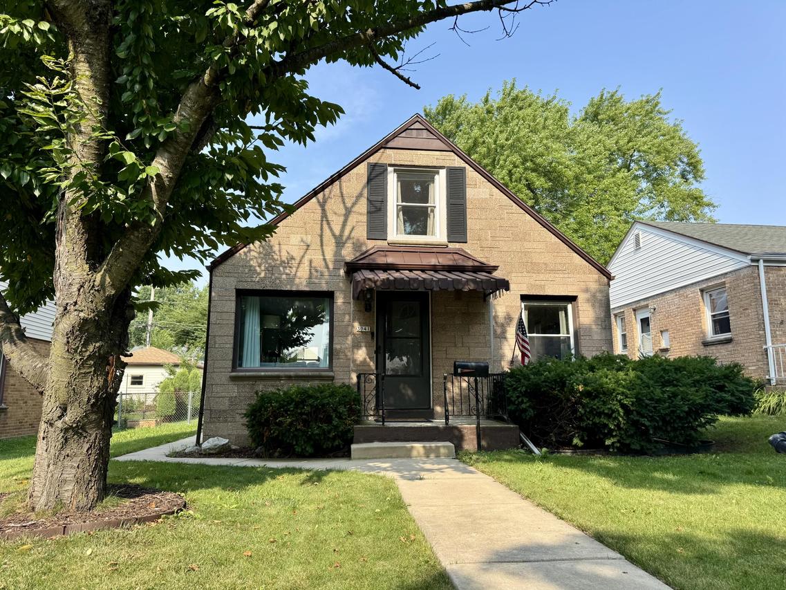 3041 S 49th St, Milwaukee, WI 53219