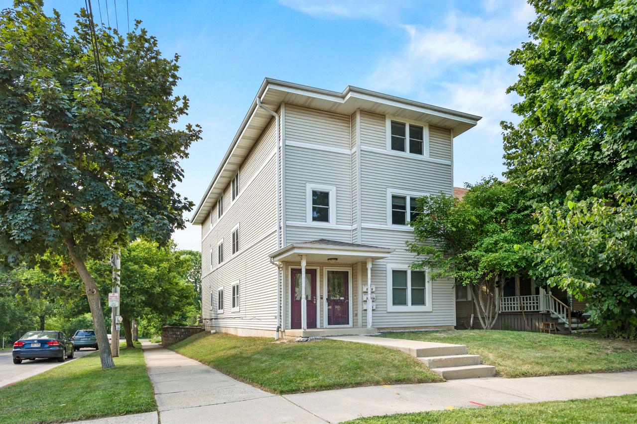 3101 N Newhall St, Milwaukee, WI 53211