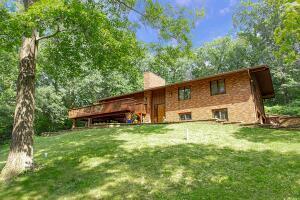 5737 Fox Chase Dr, Houston, WI 55941