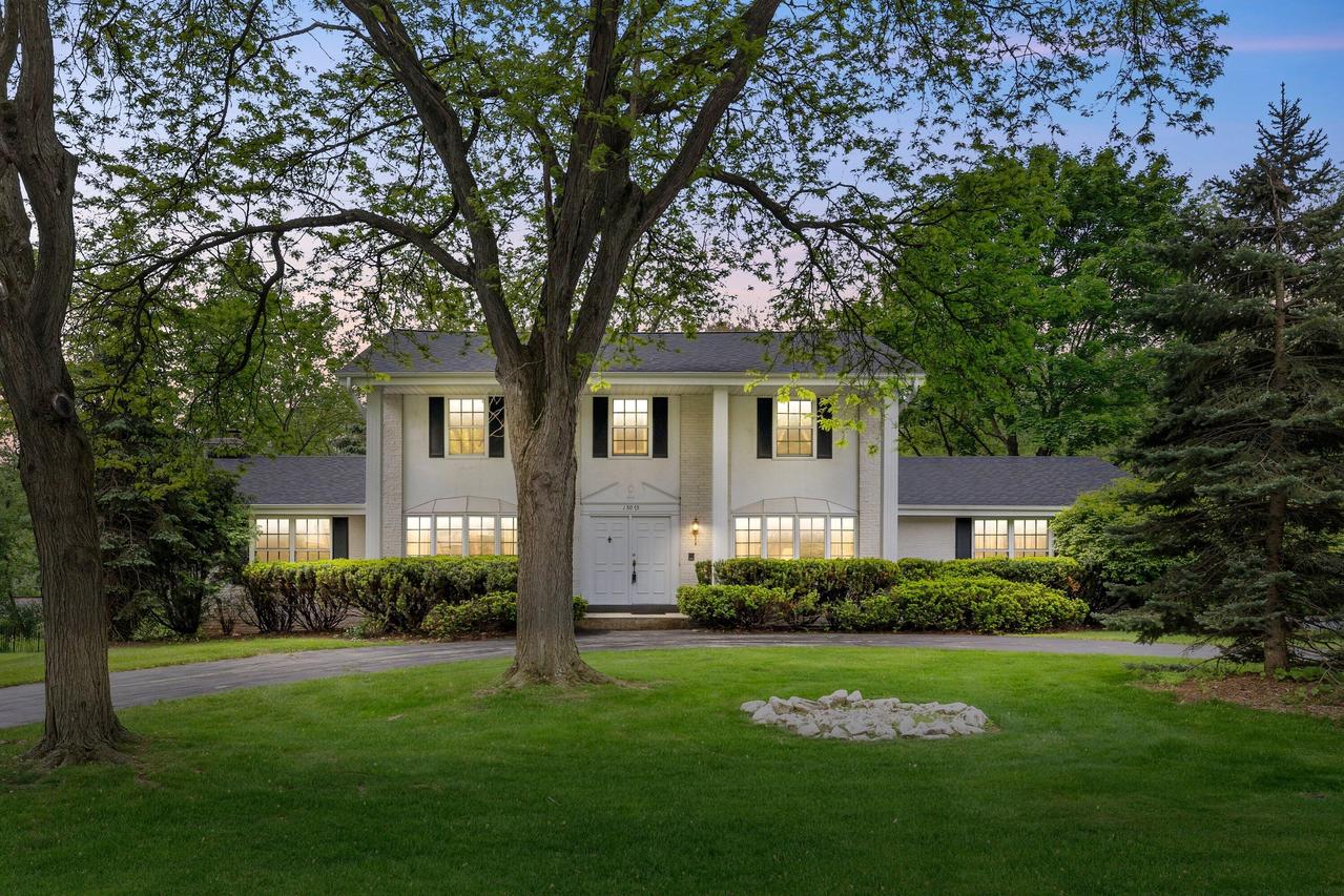 15075 Kings Ridge, Brookfield, WI 53005