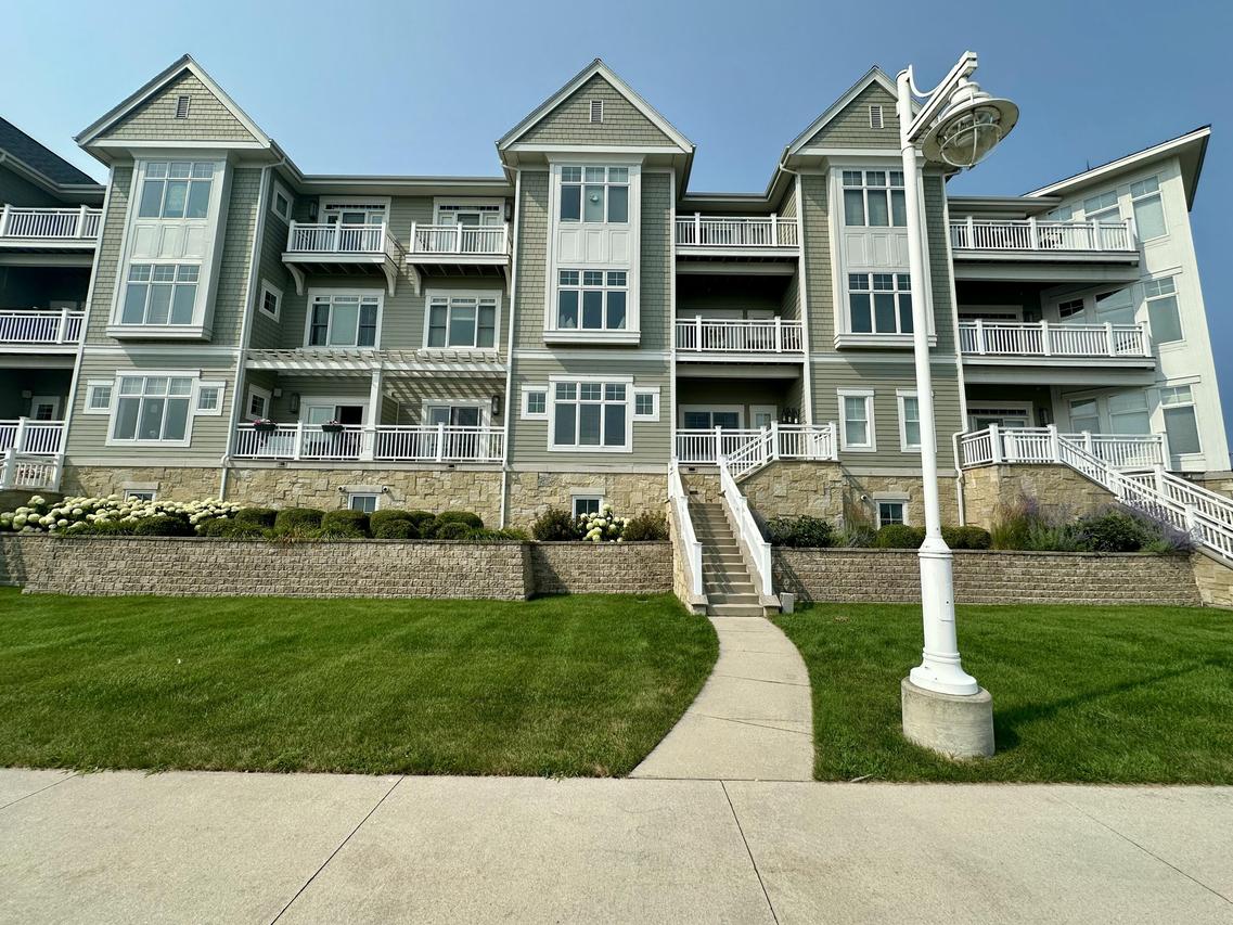 303 Pennsylvania Ave #205, Sheboygan, WI 53081
