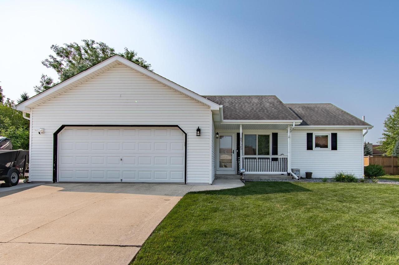 8725 Camelot Trce, Sturtevant, WI 53177